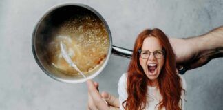Fondo di pentola con del caramello appiccicato