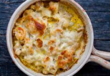 Con pomodoro e mozzarella preparo un cavolfiore al forno che è irresistibile, un contorno tutt'altro che scontato ed irresistibile!