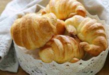 Cornetti di pasta sfoglia