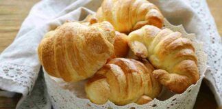 Cornetti di pasta sfoglia
