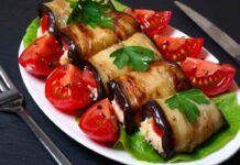 Aperitivo rinforzato con le melanzane, fatte così sono una vera goduria insieme a un buon calice di vino!