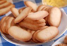 Raffinati come pochi anche da portare come regalo ai nostri amici. Vi insegno la ricetta delle mie lingue di gatto Lingue di gatto