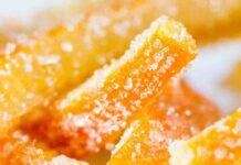 Deliziose scorzette zuccherose, il dessert che preparo tutti gli anni a Natale Scorzette d’arancia glassate
