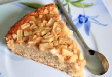Stava per marcire la frutta in frigo ma con acqua e farina ne ho fatto una torta tutto gusto e leggerezza!