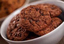 Biscotti alla nutella 5.3 li fai in 5 minuti con 3 ingredienti, non è mai troppo tardi per prepararli Pensi sia tardi per metterti a fare i biscotti? Tranquilla questi alla nutella 5.3 li fai in 5 minuti con 3 ingredienti, mi ringrazierai!