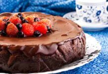 Cheesecake americana al cioccolato: è con questo dessert cremoso che rendo dolcissima la mia domenica! Cheesecake americana al cioccolato: è con questo dessert cremoso che rendo dolcissima la mia domenica!