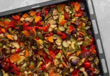 É il contorno che cercavo, prendo tutte le verdure che ho nel frigo qualche puff di olio un aggiustata di sale e metto in forno contorno verdure