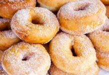 Graffe soffici e veloci: la ricetta per un Natale a tutto tondo, carico di dolcezza, golosità e complimenti! Graffe soffici anche a Natale: con questa veloce ricetta fai il carico di golosità e complimenti!