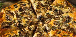 Pizza senza impasto, la faccio con patate e funghi l'alternativa perfetta per non spezzare la dieta!