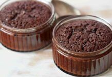 Soufflè al cioccolato: la colazione tutta salute che si gusta calda, appena 120 kcal, senza frullino e senza forno!