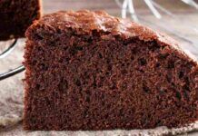 La mangio a colazione e posso farci pure merenda: questa torta al cioccolato, è leggerissima con un ingrediente speciale!