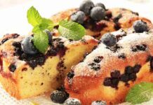 Torta tutta panna e frutta, per la merenda o per il dopocena, il dolce soffice che amano tutti e non stanca mai!