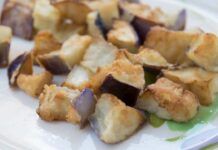 Verdure fritte in padella con un cucchiaio d’olio Friggo melanzane, zucchine e persino peperoni in padella con solo un cucchiaio di olio, il trucchetto per un fritto senza rimorsi!