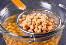 Acqua dei ceci: 4 ricette interessanti, se non hai tempo la puoi conservare anche qualche giorno e utilizzarla in un secondo momento Acqua dei ceci