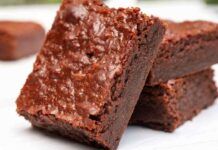 Brownies cremini proteici: golosità pazzesca con solo 3 ingredienti e senza forno, io oramai li mangio a tutte le ore! Brownies cremini proteici