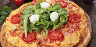 Pizza di spaghetti alla caprese Ricetta Sprint