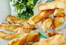 Torcetti dolci di pasta sfoglia Ricettasprint