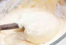 Plumcake con il latte di mandorle, una morbidezza così non l’avevi mai provata: basta una fetta per cominciare alla grande la giornata, solo 110 kcal