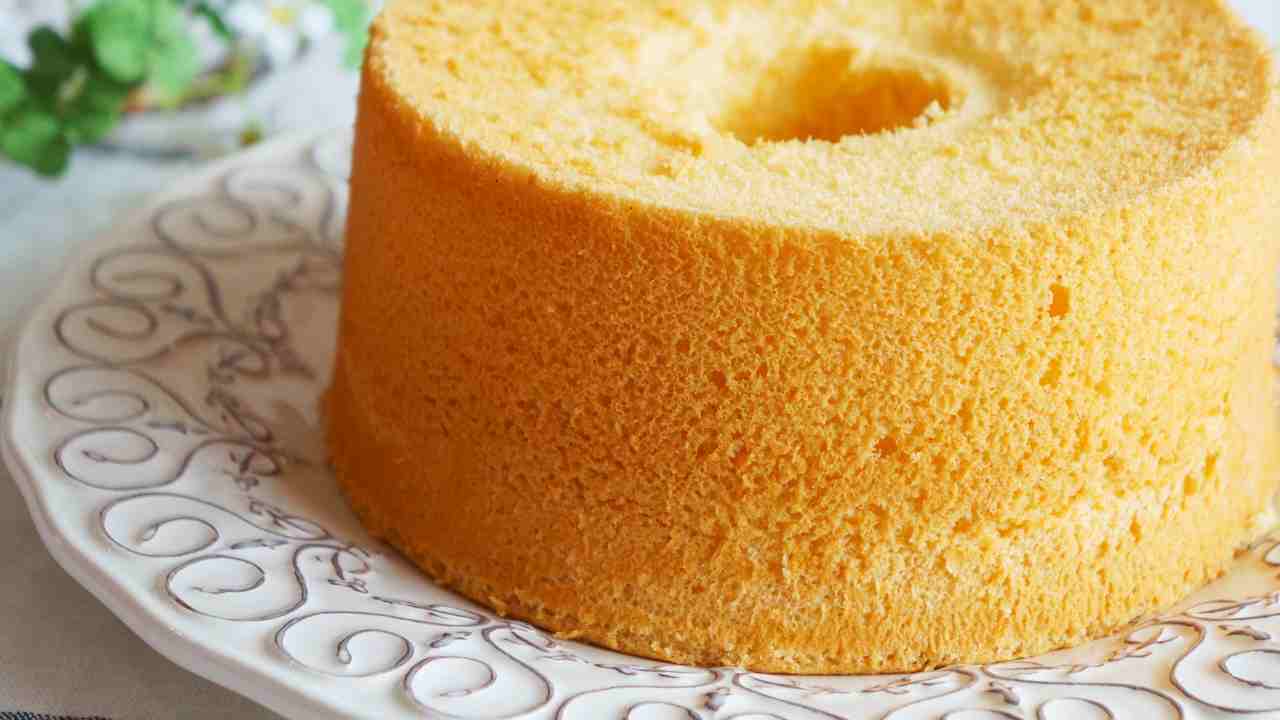 chiffon cake al limone senza glutine e lattosio