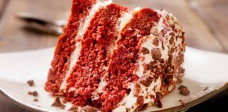 Una torta di compleanno che spacca. La faccio io, una red Velvet con la crema come quella dei cannoli siciliani. Delicata e digeribilissima