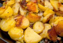 Patate in padella con speck e cipolla Patate saltate in padella con speck e cipolla Ricetta Sprint