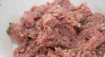 Ma quali patate nel macinato, io faccio delle polpette morbidissime come quelle di mia nonna: lei ci metteva anche il latte