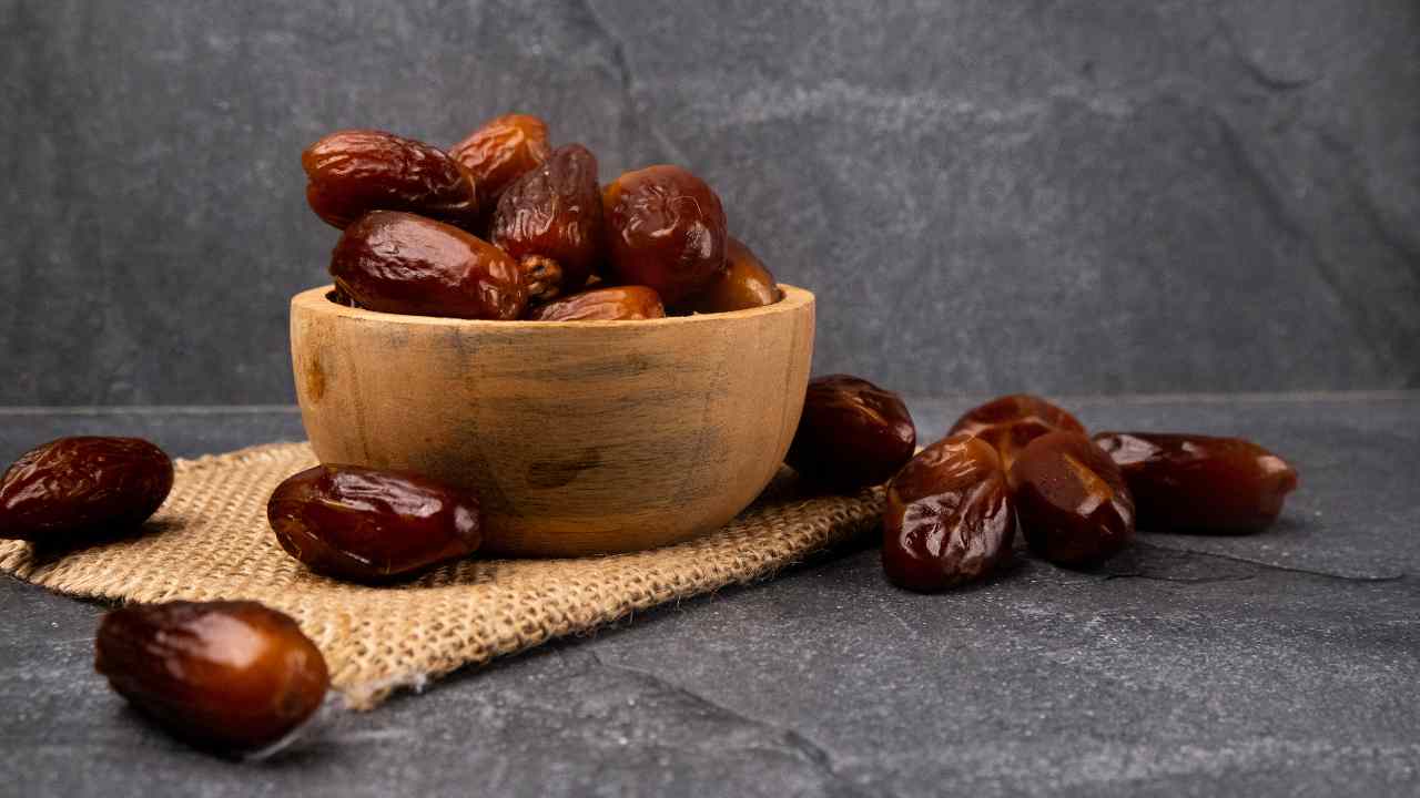 How many dates to eat a day? The measure not to be exceeded to always feel good How many dates to eat a day? The measure not to be exceeded to always feel good