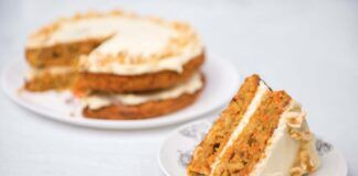 Torta Camilla con i pezzi di cioccolato bianco