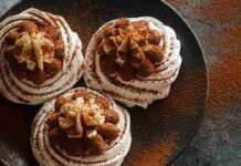 Tortine alla panna e cacao al primo morso si sciolgono in bocca, il dolce perfetto per festeggiare la Befana, poi si pensa alla dieta Tortine alla panna e cacao Ricetta Sprint