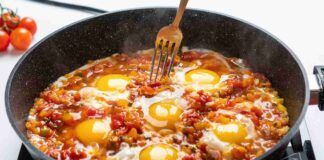 Uova con salsa di pomodoro - RicettaSprint