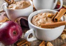 Quando mi prende la voglia improvvisa di torta di mele la faccio nella tazza in 5 minuti, che svolta Voglia di dolce e non ho tempo, ricordate la mug cake, preparo una tortina in tazza con due mele avanzate