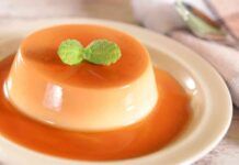 La panna cotta al caramello é un dolce intramontabile, io la preparo anche il giorno prima così non spreco tempo