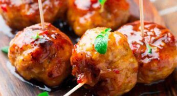 Ho fatto la ricetta delle polpette in salsa agrodolce e le ho accompagnate al riso bianco come fa il cinese sotto casa, buonissime!