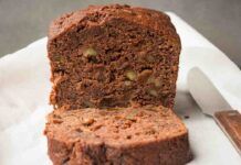 Banana bread con panna e cioccolato