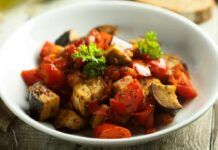 Caponata perfetta senza friggere niente, falla nella friggitrice ad aria come me e ti togli lo sfizio senza pensare alla bilancia Caponata in friggitrice ad aria