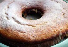 Prima che andava a male la frutta l’ho frullata tutta e ho fatto questo per colazione, se lo sono divorati in un boccone Ciambellone alla frutta frullata Ricetta Sprint