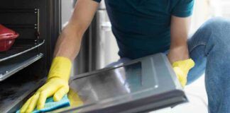 Come pulire lo sportello del forno - RicettaSprint