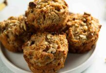 Per una colazione dietetica e gustosa prova i muffin all’avena, banana e gocce di cioccolato, morso dopo morso conquisterà tutti Muffin all'avena banana e gocce di cioccolato Ricetta Sprint