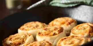 Ogni volta che mi viene voglia di pizza, non esco e in 10 minuti mi appago con questi rotolini fatti in casa da me