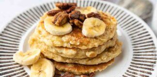 Pancake d'avena banane e noci pecan