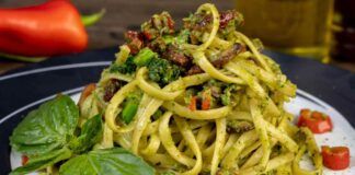 Pasta con pesto di friarelli e pomodorino secco - RicettaSprint