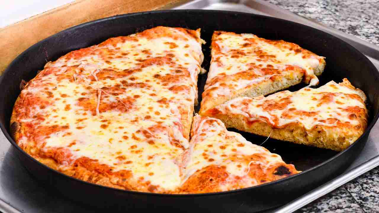 Pizza in teglia croccante