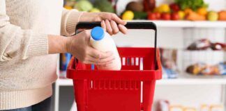 Possiamo bere il latte scaduto - RicettaSprint