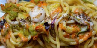 Spaghetti cacio pepe e fiori di zucca