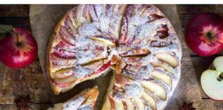 La nonna ci preparava sempre la torta di mele, ma oggi con poco tempo abbiamo dovuto aggiustare il tiro. Io la faccio con soli tre ingredienti e in un lampo