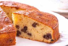 Se la torta paradiso è già perfetta, non sai con le gocce di cioccolato, la semplicità l’ha resa unica! Torta paradiso con le gocce di cioccolato