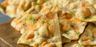 Uno snack che piace e che fa bene, non è fantascienza ma è la mia ricetta. Patatine servite, ma sono proteiche