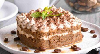 Alta, soffice e golosissima come sempre ma stavolta la torta nuvola la faccio light e gusto tiramisù, ti faccio sognare senza ingrassare!