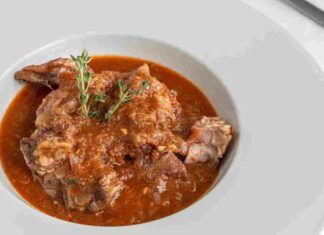 Agnello a Pasqua con un sughetto