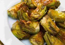 A Pasqua i carciofi si fanno fritti, ma io che non posso mangiare il fritto li ho cotti cosi: altrettanto super top Carciofi non fritti per Pasqua